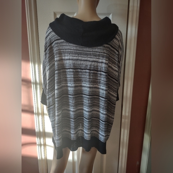 New Directions Woman's plus size 1x knitted top - Picture 3 of 4